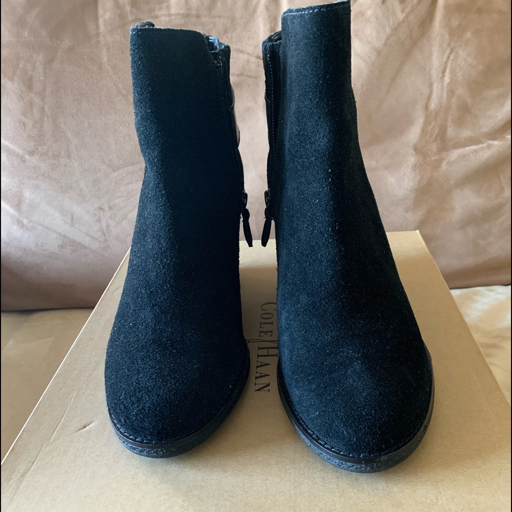 WATERPROOF NWOT never worn sophisticated  black Cole Haan Michelle Ankle boot